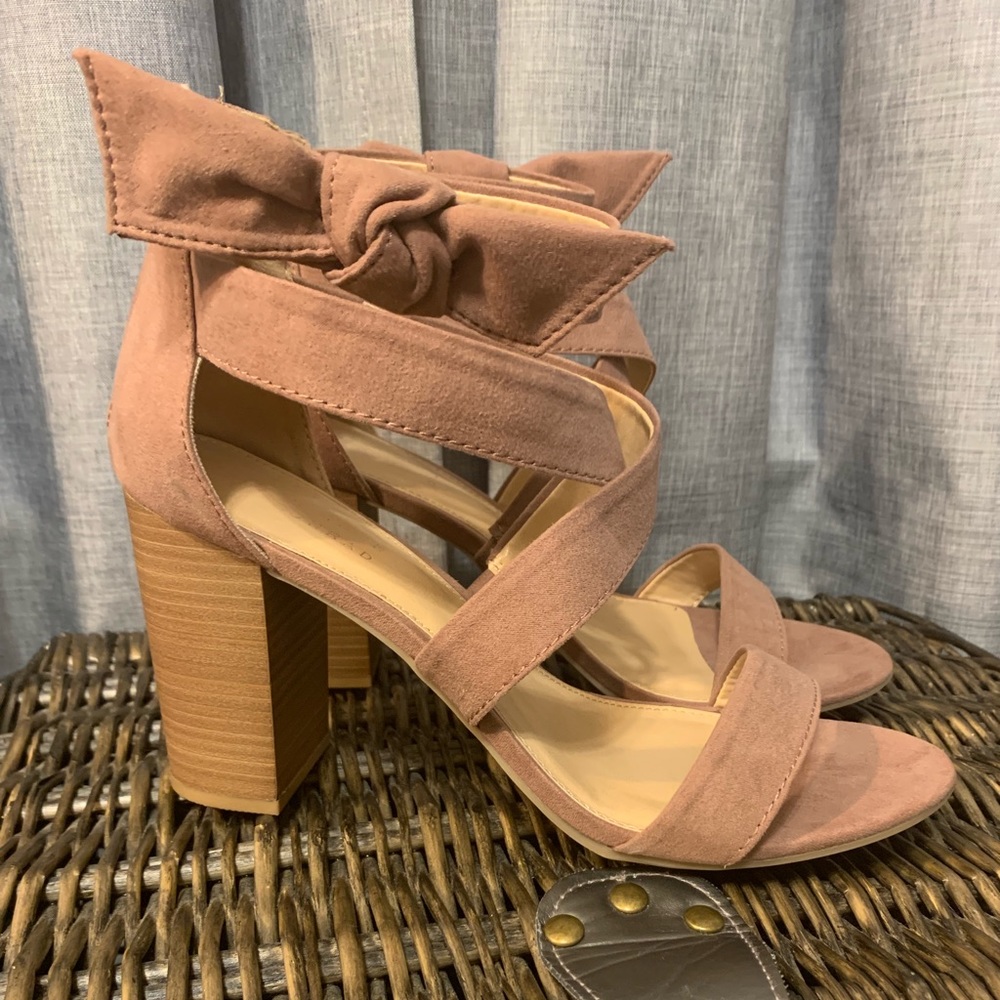 LC by Lauren Conrad Sandals